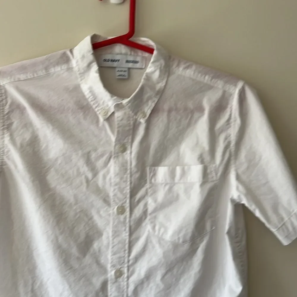 Old Navy youth boys size 14-16 white button up dress shirt.